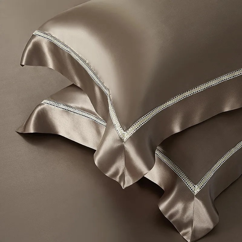 مجموعة غطاء لحاف مكونة من 4 قط - مراجعة Duvet Cover Sets With Zipper وسعره
