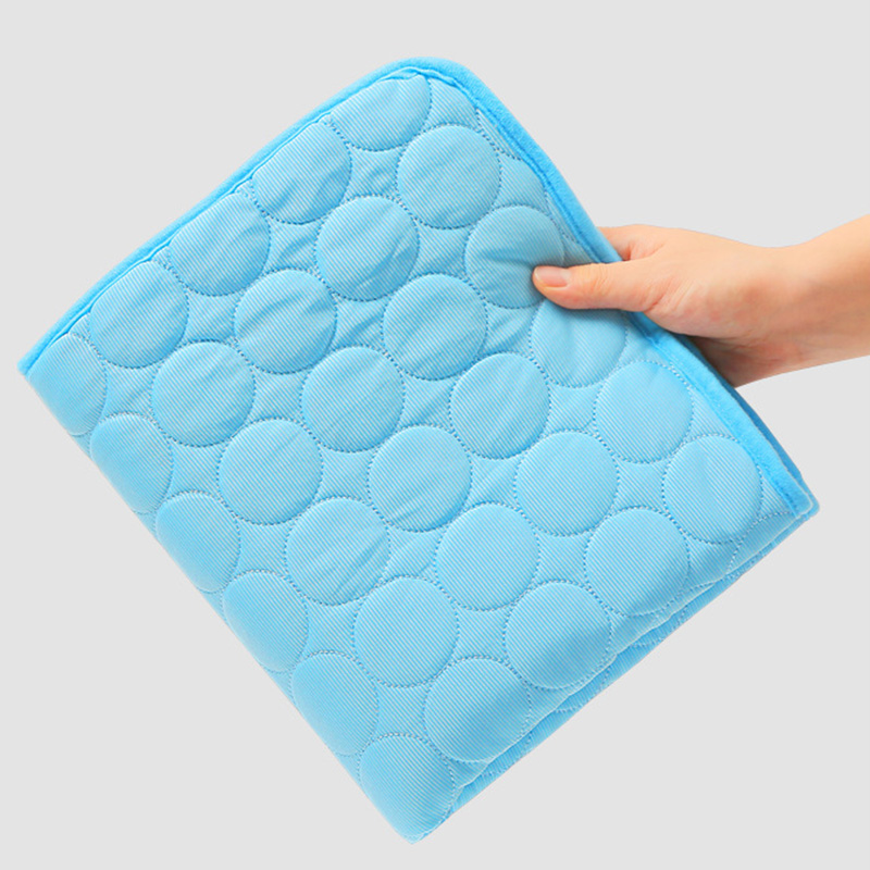 حصيرة تبريد للحيوانات الأليفة، - مراجعة Cooling Blanket Hot Sleepers وسعره